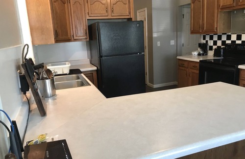 Jamestown House | Near Cumberland River, 12 miles from Wolf Creek Dam, in Creelsboro community