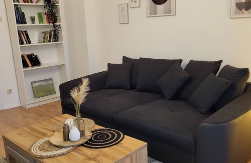 Mittelmeiderich Apartment | Near Düsseldorf Messe/Fair & Airport & Train Station