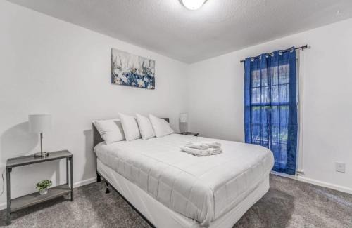 Hickory Hill House | Near Dining Shopping Parks Tranquil Fox Trails