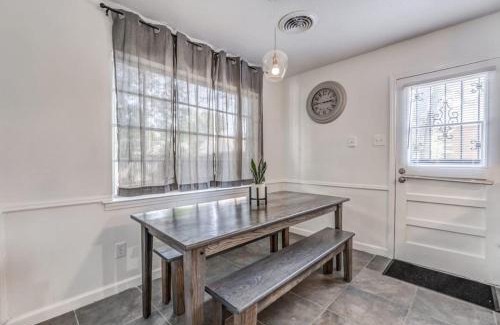 Hickory Hill House | Near Dining Shopping Parks Tranquil Fox Trails