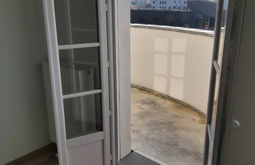 Serris Apartment | Near Disney and La Vallée Village - Apt 2 bdrms with balcony - sleeps 8