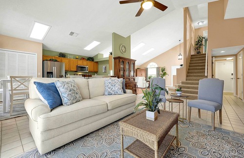 Southchase House | Near Disney & Universal: Family Retreat in Orlando