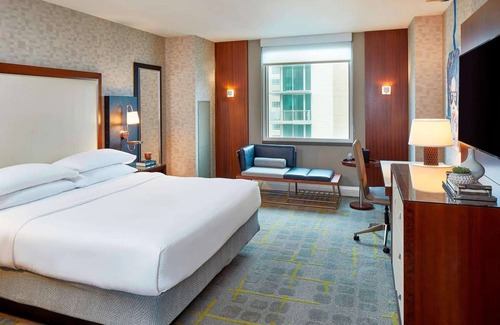 Midtown Hotel | Near Downtown Atlanta | Pet-friendly. Gym. Dining