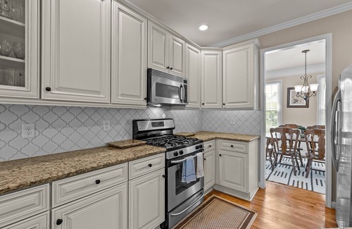 Cary House | Near Downtown Cary and Raleigh - 5 room King beds, walking distance to Bond Park