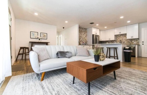 Berkley House | Near Downtown Denver | Huge Home | Two Kitchens
