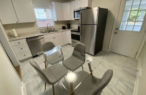 High Point House | Near Downtown-HPU-High Point Regional
