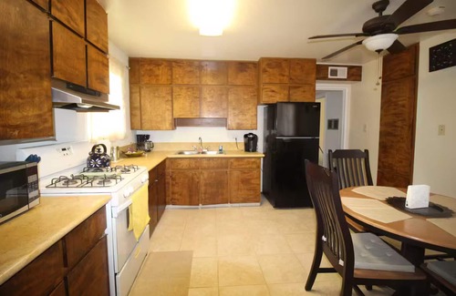 Lancaster House | Near downtown Lancaster. King bed. Spacious rooms