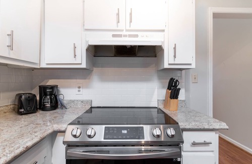 Columbus House | Near Downtown - Sunny Sweetheart Left Unit