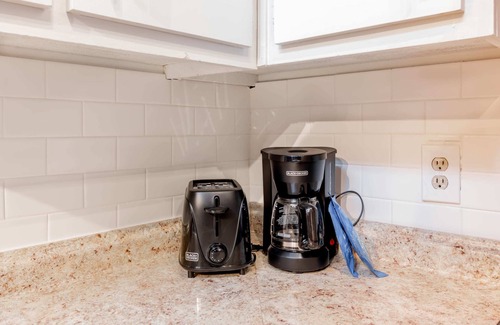Columbus House | Near Downtown - Sunny Sweetheart Left Unit