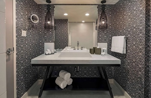 Dupont Circle Hotel | Near Downtown Washington | 2 Rooms | Pets Are Welcomed