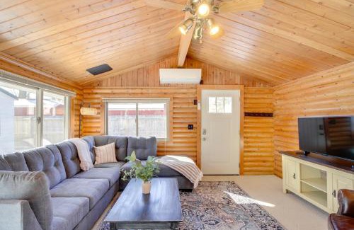 Breezy Point House | Near Golf and Pelican Lake Log Cabin with Deck!