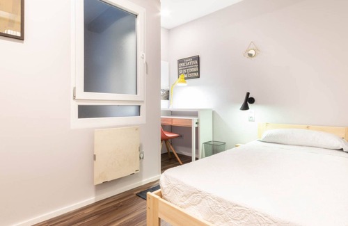 Bilbao City Centre Apartment | Near Guggenheim | Walk everywhere | Elevator | 2 BR |