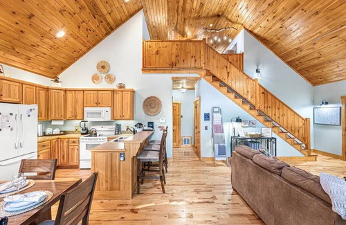 Sautee Nacoochee Cabin | Near Helen Stargazer Hammock Hot Tub, Fire Pit