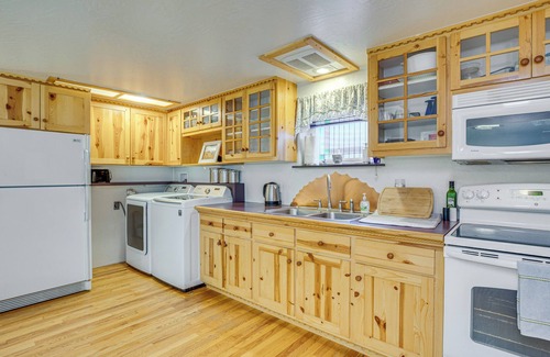 Orchard City House | Near Hiking & Biking: Home w/Eckert Charm!