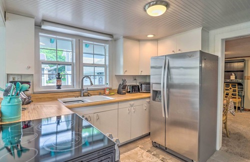 Sylva Cottage | Near Hiking + Dining: Dtwn Sylva Cottage!