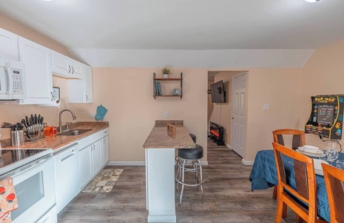 Saylorsburg House | Near Hiking & Water Parks!*Dogs OK*Wi-Fi*Fireplace