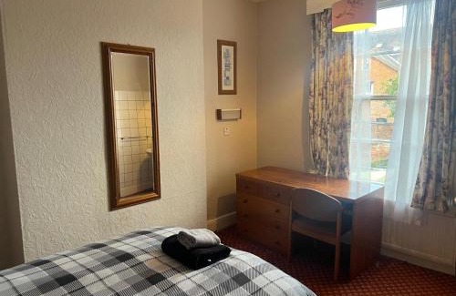 Beeston Hotel | Near Hylands hotel family room