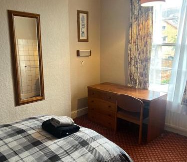 Beeston Hotel | Near Hylands hotel family room