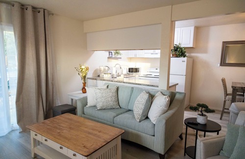 Cascade Apartment | Near I5, Airport