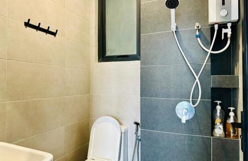 George Town Apartment | Near komtar apartment in goergetown 3br 10 pax