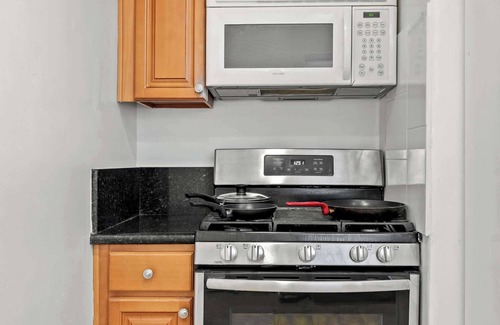 San Gabriel Apartment | Near LA Cozy Home With Full Kitchen & Laundry