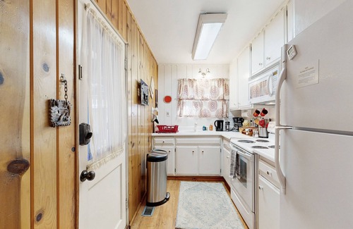 Lake Arrowhead House | Near Lake Arrowhead Village with loft , Deck & Lake Access Card