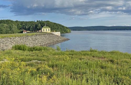 White Mills Cottage | Near Lake Wallenpaupack, Hot Tub & Fire Pit