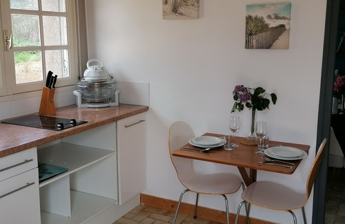 Clohars-Carnoet Apartment | Near Le Pouldu-green setting with parking