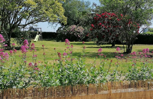 Clohars-Carnoet Apartment | Near Le Pouldu-green setting with parking