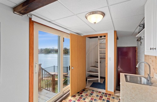 West Bend House | Near Milwaukee - Sleeps 12 - Add The Pontoon