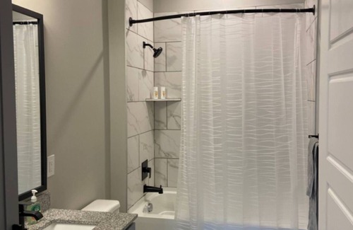 Southwest Raleigh Apartment | Near NC State Veterinarian Hospital