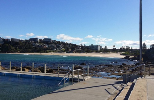 Freshwater House | Near new 3 bedroom cottage close to beach and village - sleeps up to 5.