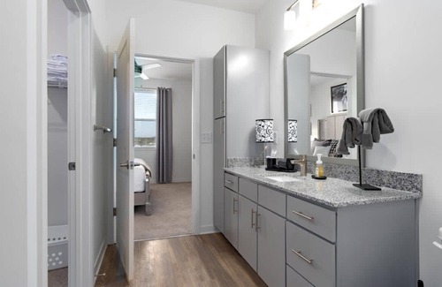 Pelham Apartment | Near Oak Mt Amphitheatre and Pelham Civic Complex