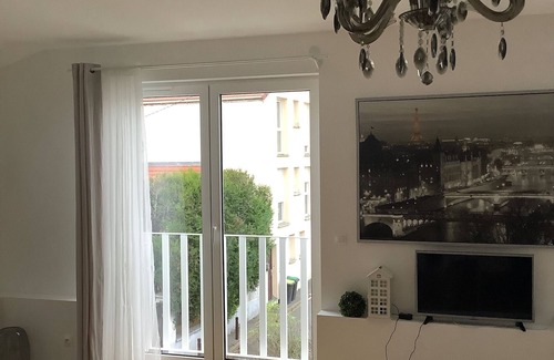 Villejuif Apartment | Near Paris - first floor -3 bedrooms - 1 bathroom