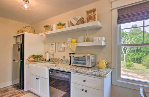 Tigerville Apartment | Near Parks, Trails & Lakes: Quaint Landrum Escape!