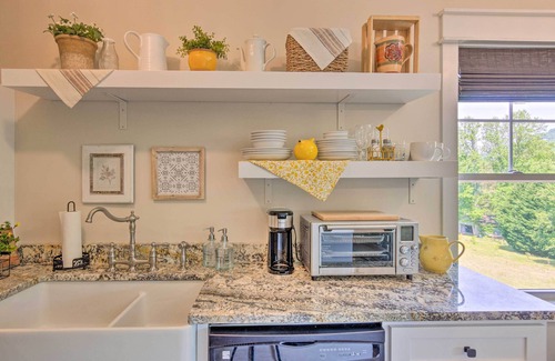 Tigerville Apartment | Near Parks, Trails & Lakes: Quaint Landrum Escape!