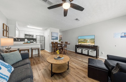 West Panama City Beach Condo | Near Pier Park + Beach | Laguna Beach Condo w/Patio | Gulf Walk