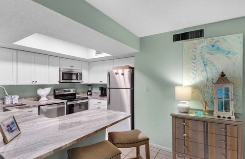 Gulf Pines Condo | Near Pool, Playground, Walk to Beach