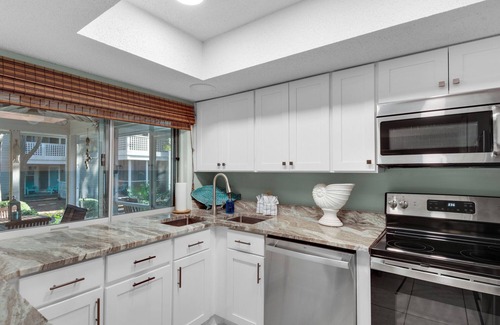 Gulf Pines Condo | Near Pool, Playground, Walk to Beach