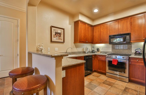 La Quinta Condo | Near Pool! Upgraded Premium Villa on the Paseo, Pet Friendly! - Ground Floor (L12)
