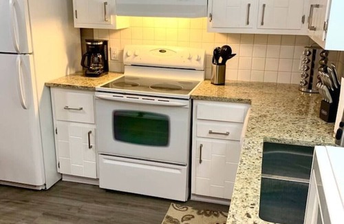 Akron Apartment | Near Portage lake,Pro Football HOF,Downtown Akron!