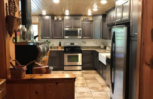 Allenspark House | Near RMNP Estes Park Hike, family time, pet friendly