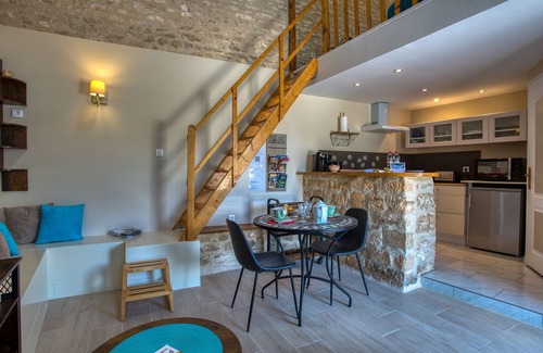 Carlux Cottage | Near Sarlat, 2-person gîte. air conditioned heated pool access, very nice view