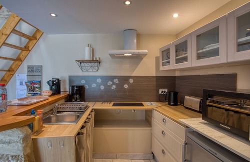 Carlux Cottage | Near Sarlat, 2-person gîte. air conditioned heated pool access, very nice view