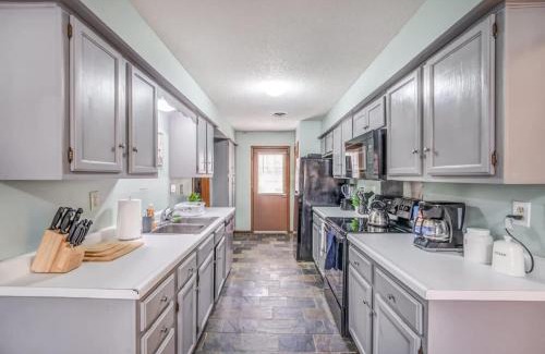 Cordova House | Near Shelby Farms & Greenline- Cordova Comfort