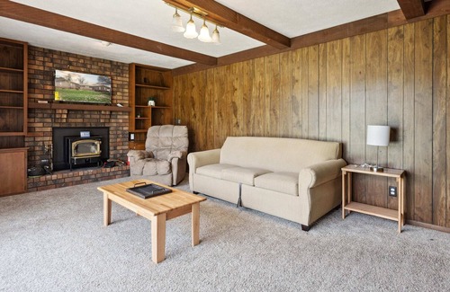 Granger House | Near Shopping & Dining- The South Bend Bungalow