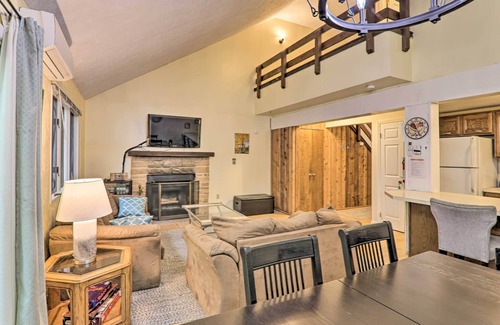 Lake Harmony House | Near Skiing & Lakes: Contemporary Poconos Townhome