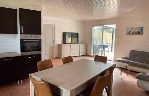 Grayan-Et-L'Hopital House | Near Soulac/sea House sleeps 6 with indoor heated swimming pool