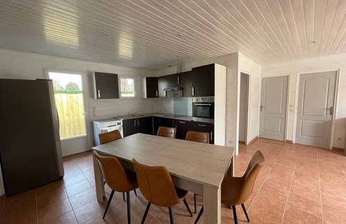 Grayan-Et-L'Hopital House | Near Soulac/sea House sleeps 6 with indoor heated swimming pool