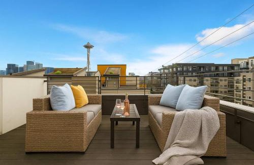 Lower Queen Anne House | Near Space Needle Climate Pledge Roof Deck